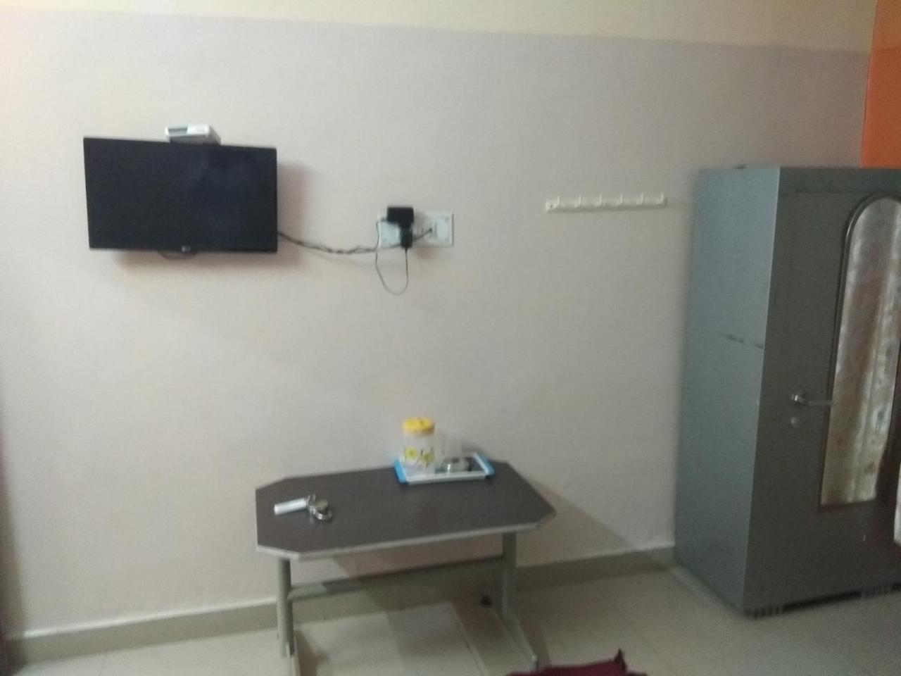 Apoorva Residency Otel Bangalore Dış mekan fotoğraf