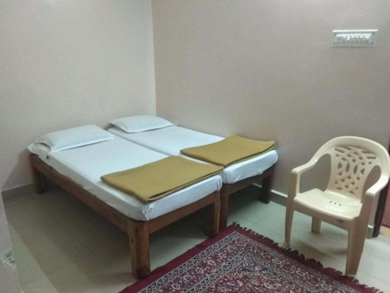 Apoorva Residency Otel Bangalore Dış mekan fotoğraf