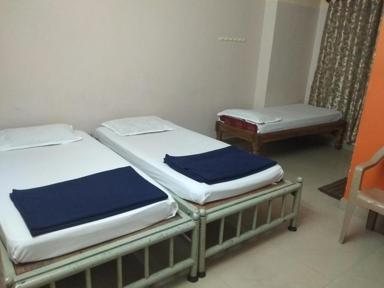 Apoorva Residency Otel Bangalore Dış mekan fotoğraf