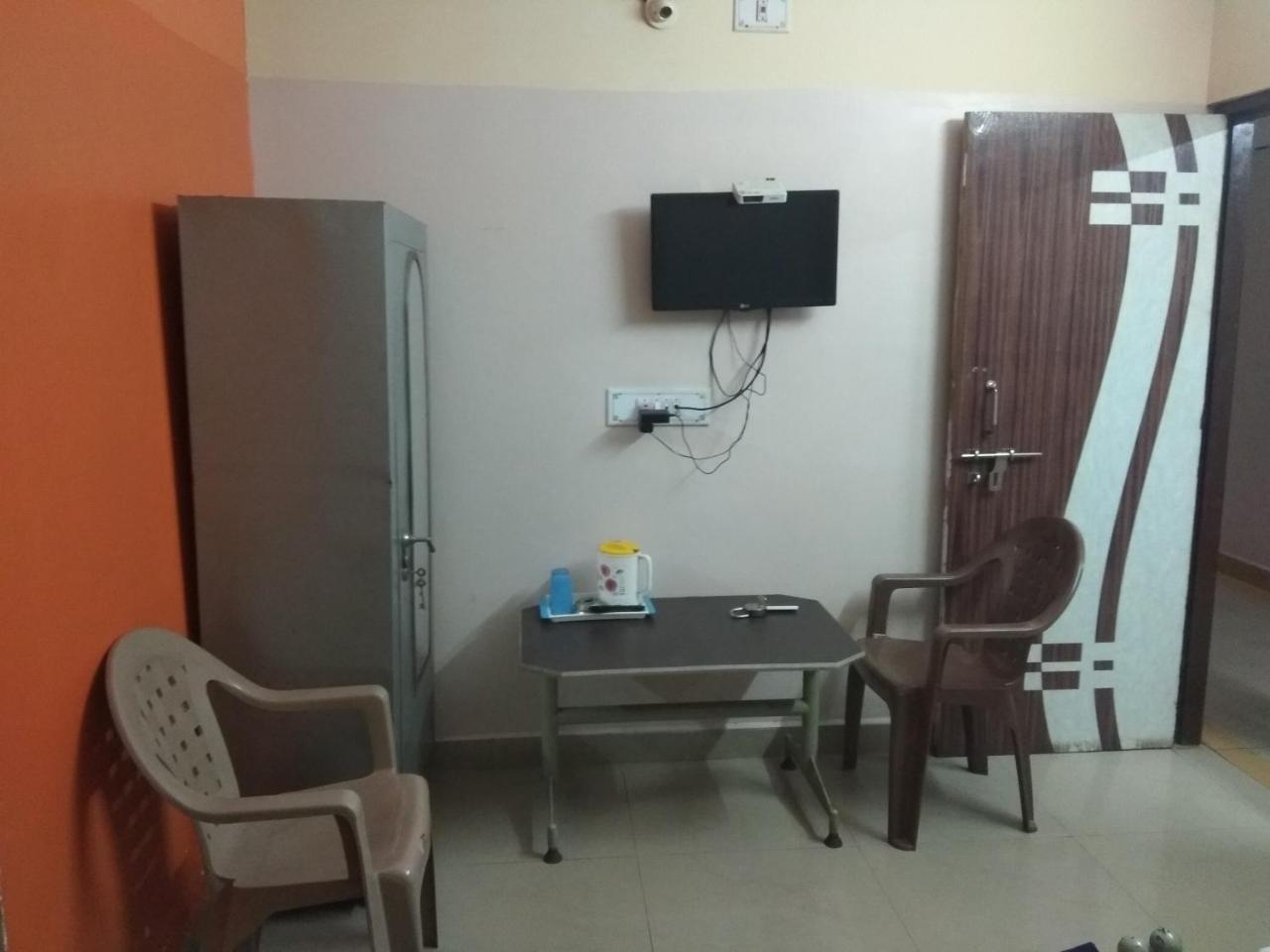 Apoorva Residency Otel Bangalore Dış mekan fotoğraf
