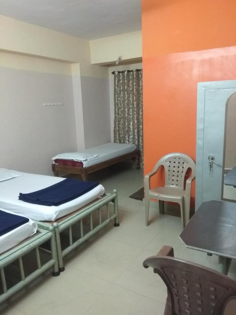 Apoorva Residency Otel Bangalore Dış mekan fotoğraf