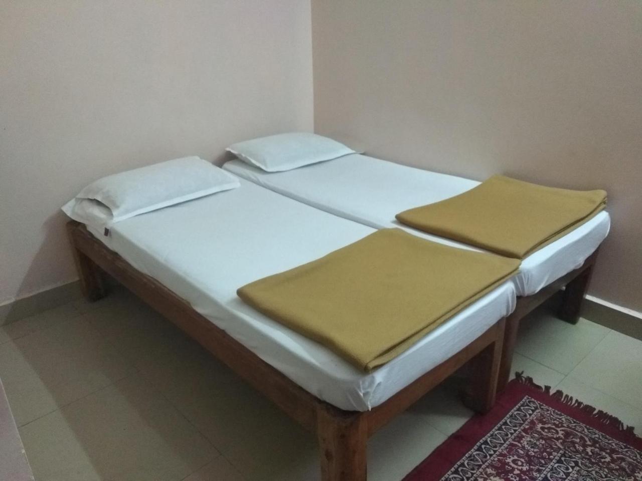 Apoorva Residency Otel Bangalore Dış mekan fotoğraf