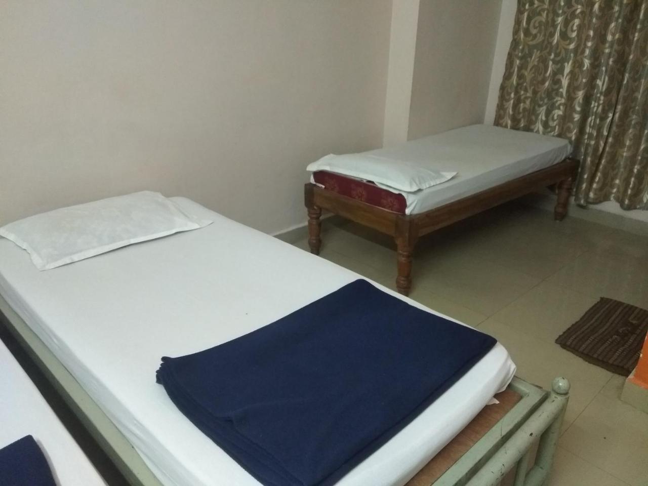 Apoorva Residency Otel Bangalore Dış mekan fotoğraf